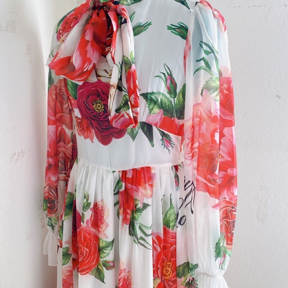 STUNNING RED FLORAL BRIDGERTON PRINCESS MAXI DRESS. - Picture 9 of 14